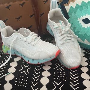 Reebok Zig Dynamica shoes! Like new!